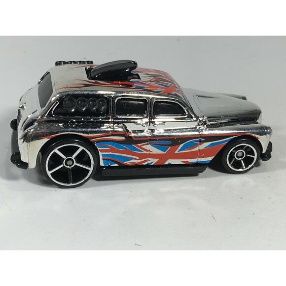 Hot Wheels 2006 Cockney Cab II Chrome Union Jack HW Chrome Burnerz Malaysia #2 - Picture 2 of 6